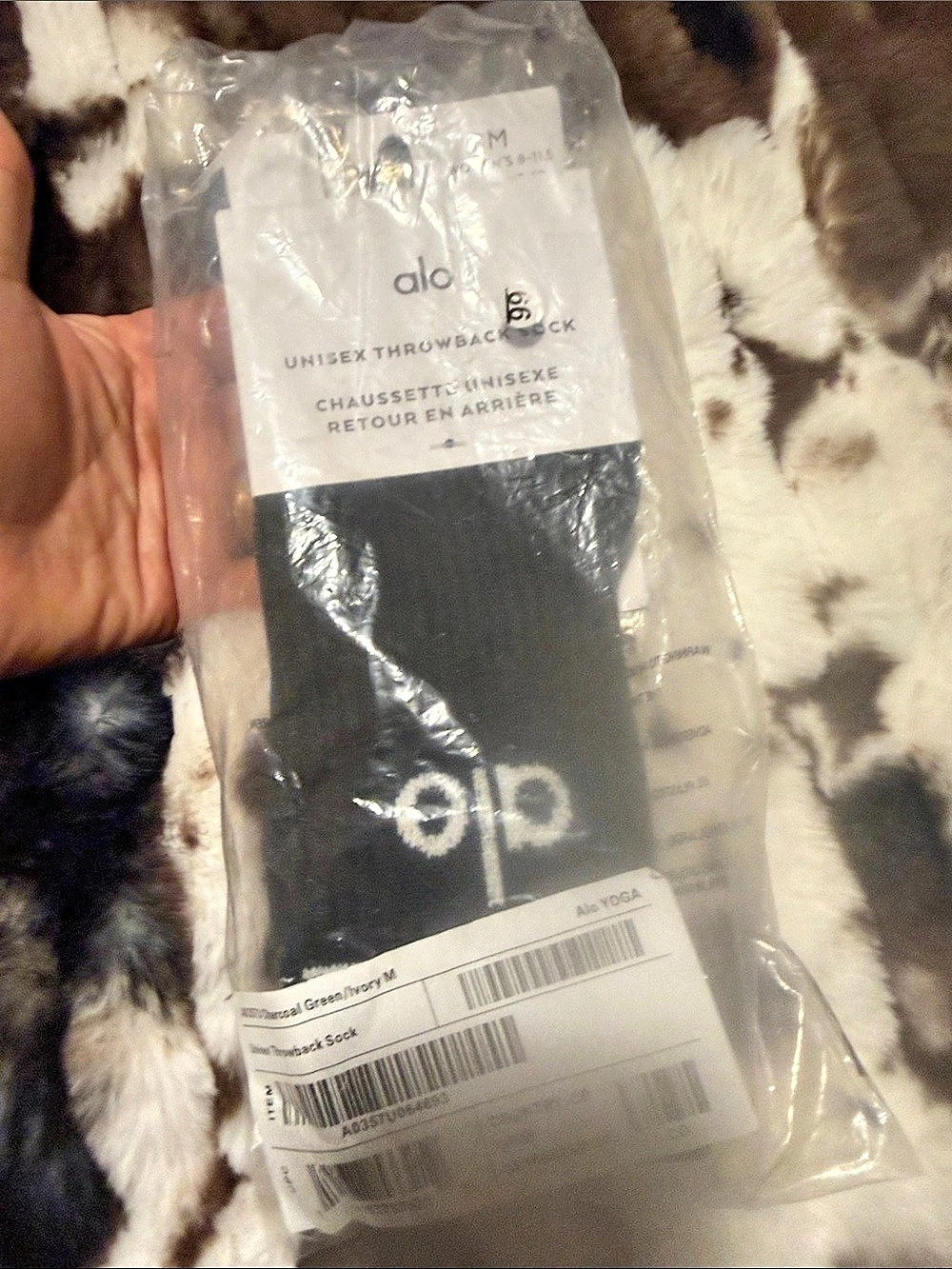 alo Unisex Throwback Crew Sock charcoal green & White Size Medium NWT